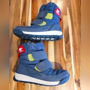 Sorel toddler snowboot with velcro straps